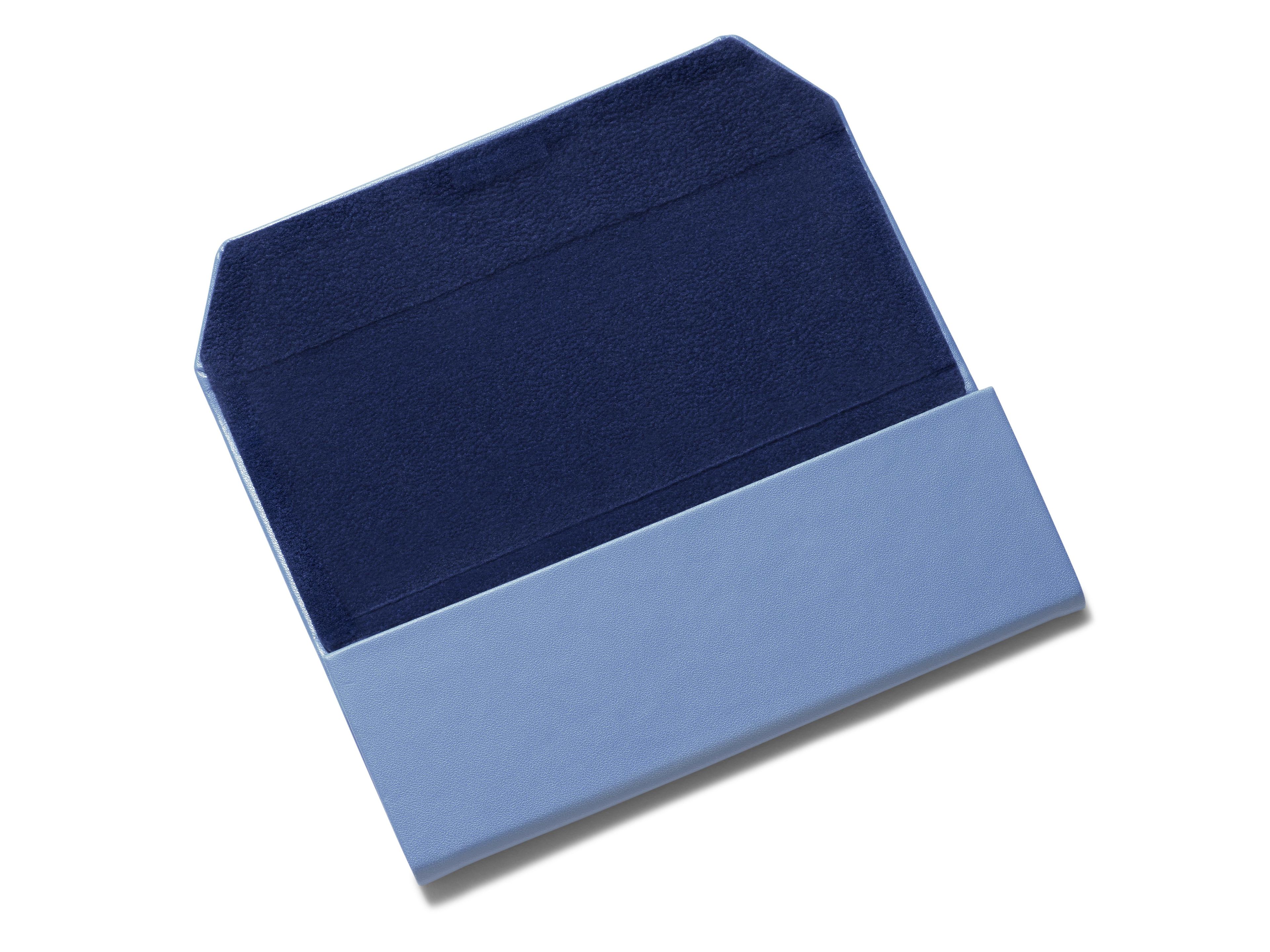 Side view of Parker Case in geometric-case