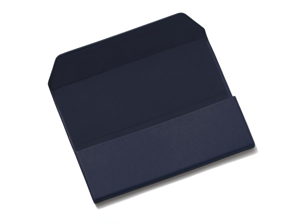 Side view of Parker Case in geometric-case