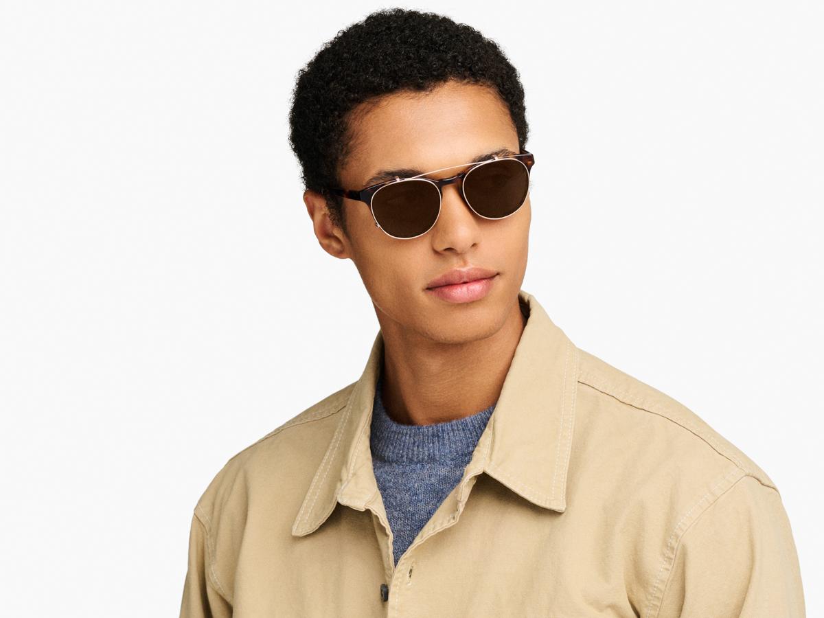 Side view of Whalen Medium Clip-On in whalen-clip-on-medium