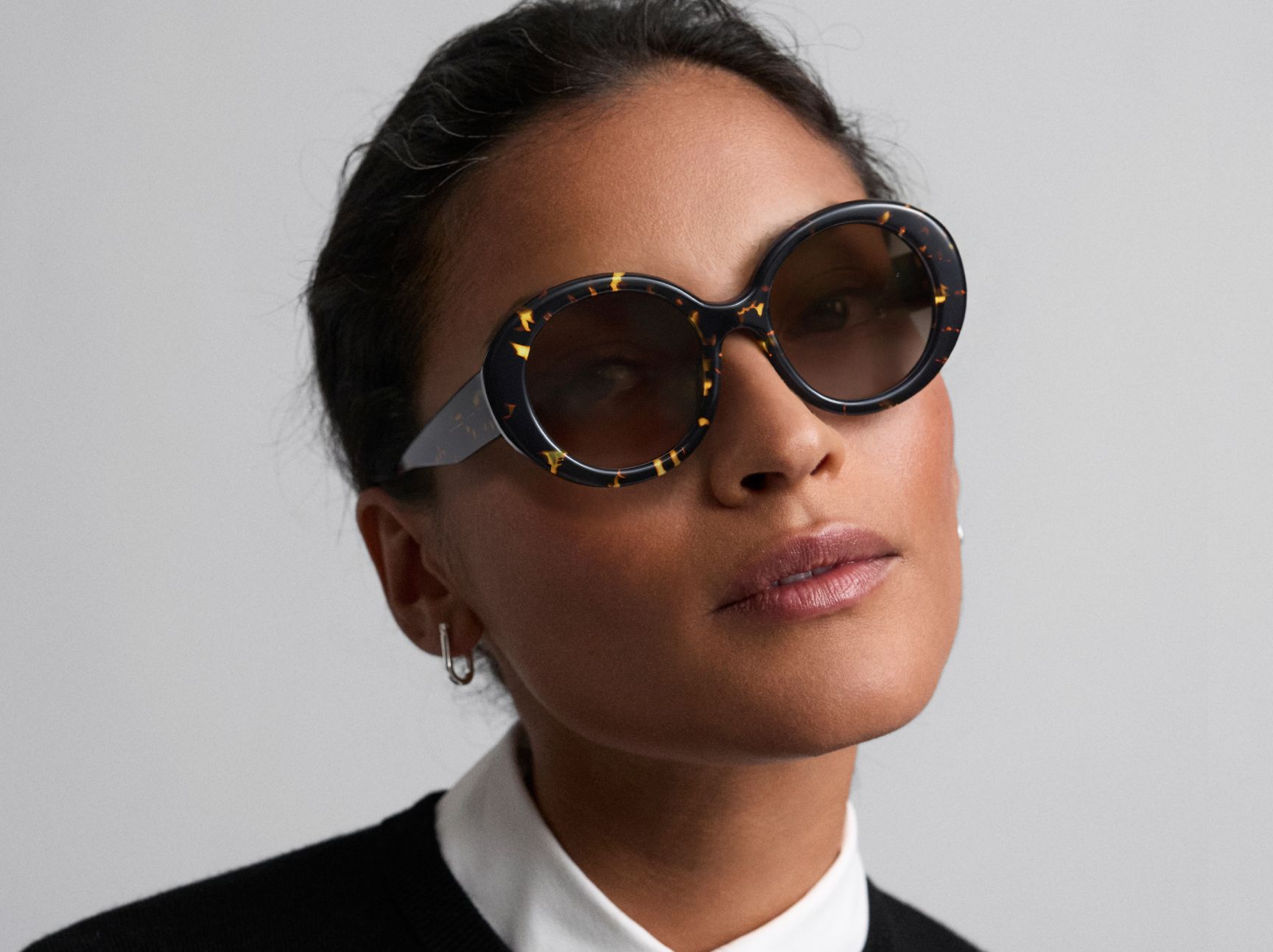 Pia Sunglasses in Black Oak Tortoise | Warby Parker display picture 2